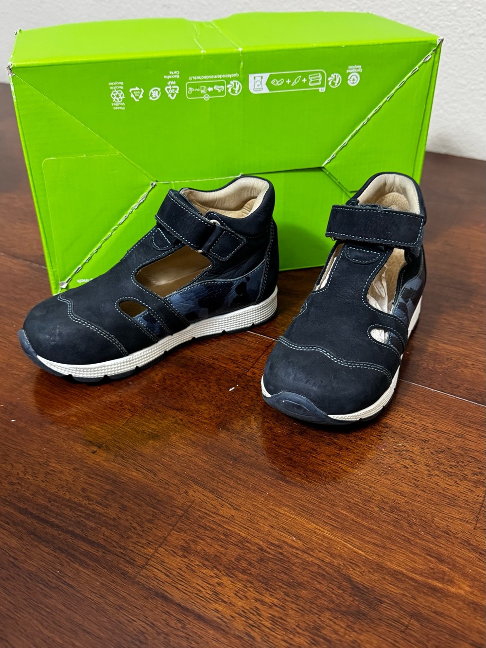 Kids Black Velcro Sandal Sneakers - Unbranded
